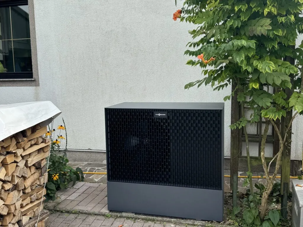 Luftwärmepumpe an einem älteren Haus