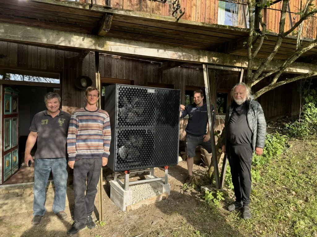 Team von Gebäudetechnik Schaupp bei einem Projekt
